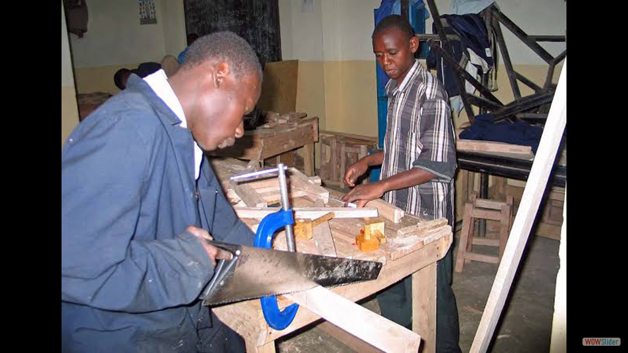 images (1f) images (1f)